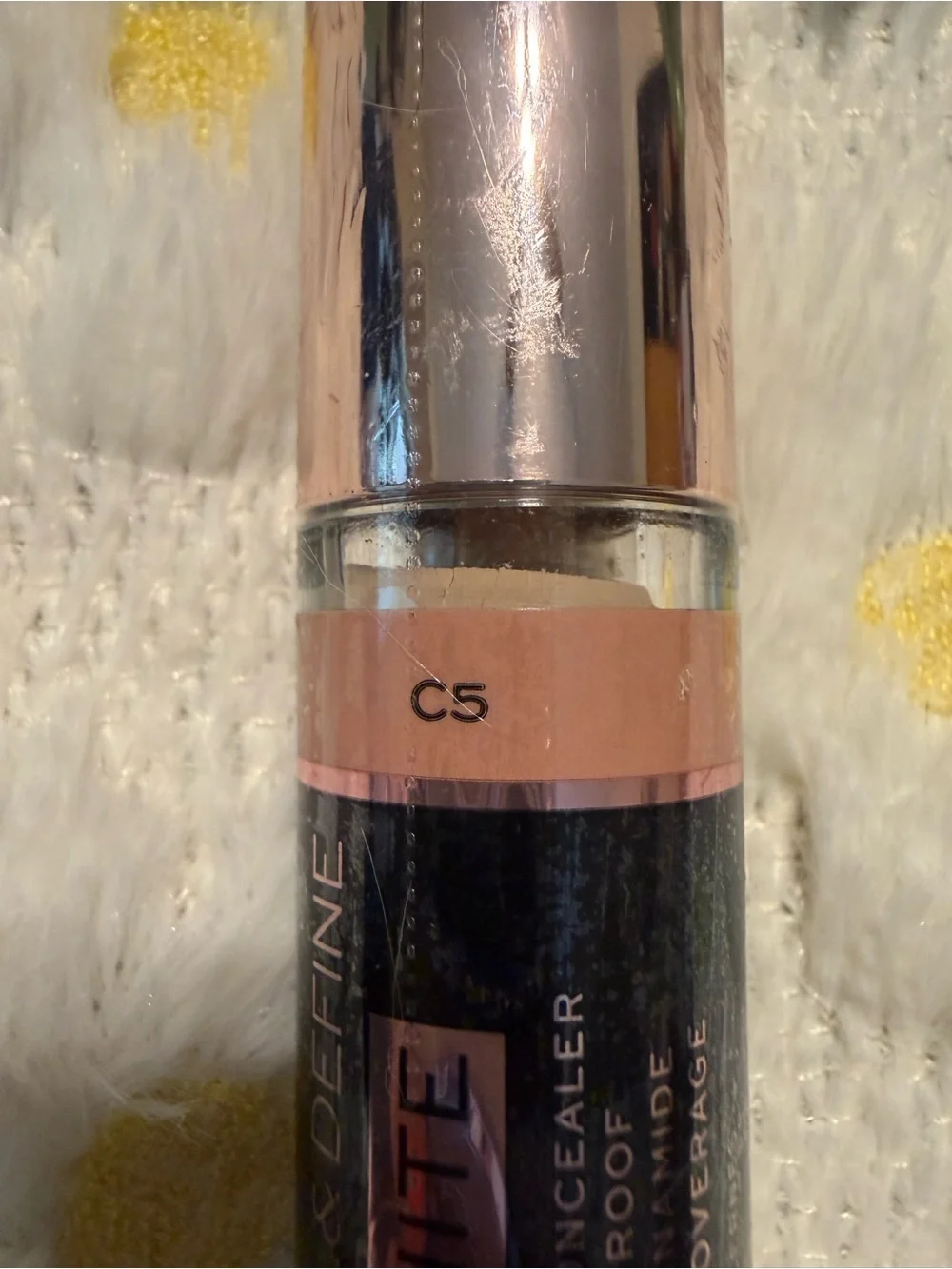 Revolution Conceal & Define Infinite Concealer - C5 Beige (Rose Gold Cap)